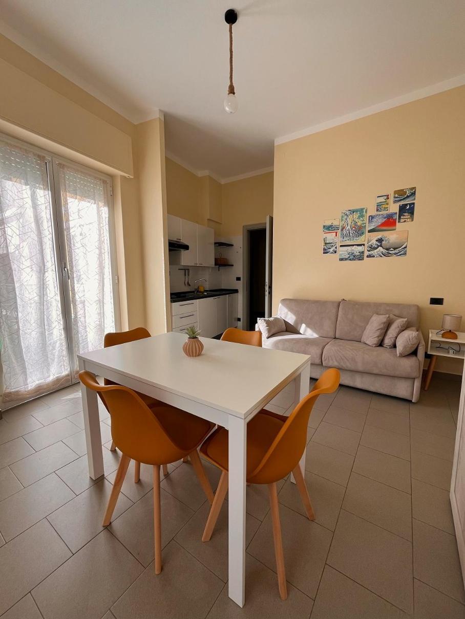 Residence Rodi Аласио Екстериор снимка