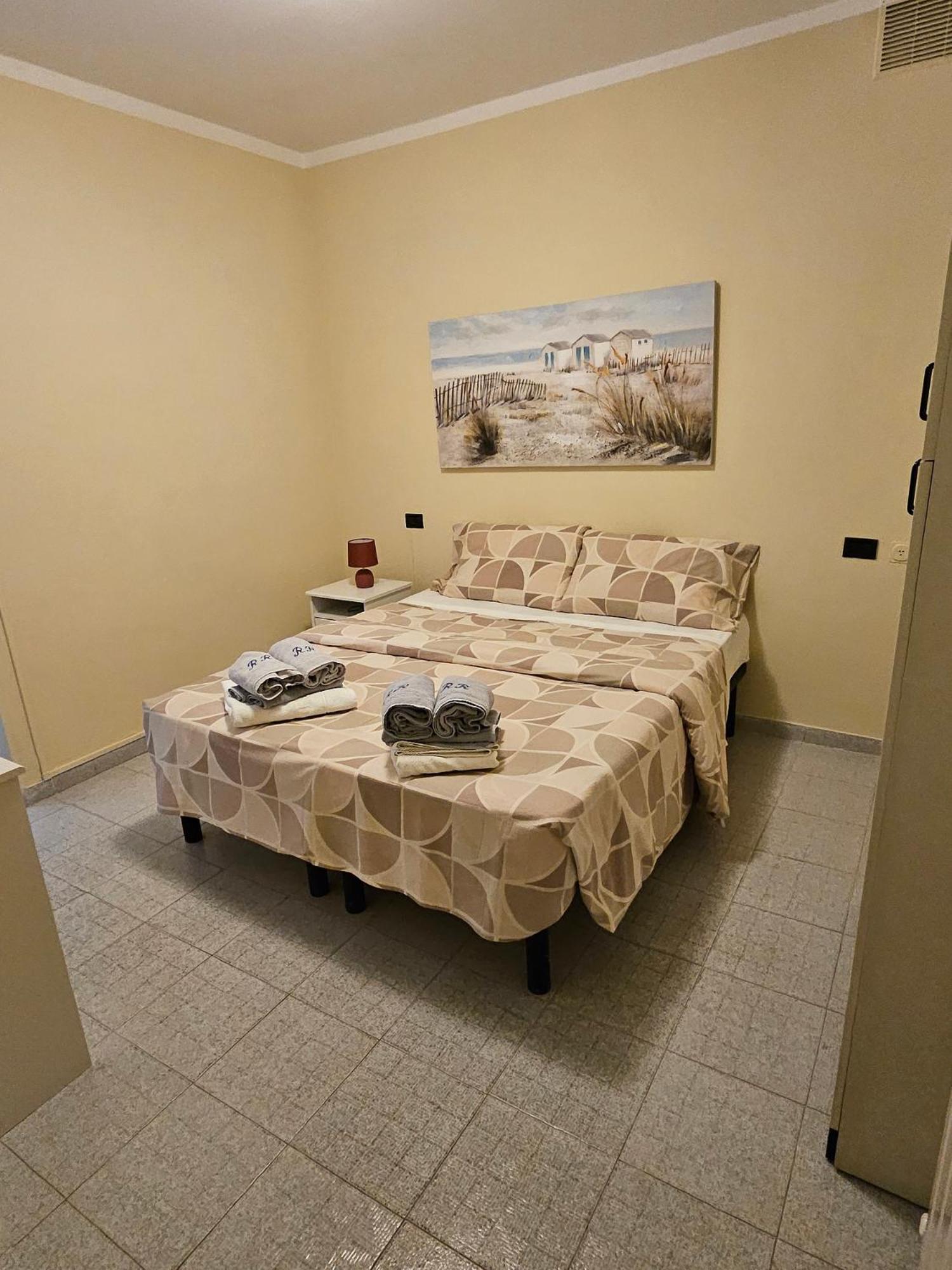 Residence Rodi Аласио Екстериор снимка